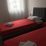 Skandi1 Apartman *